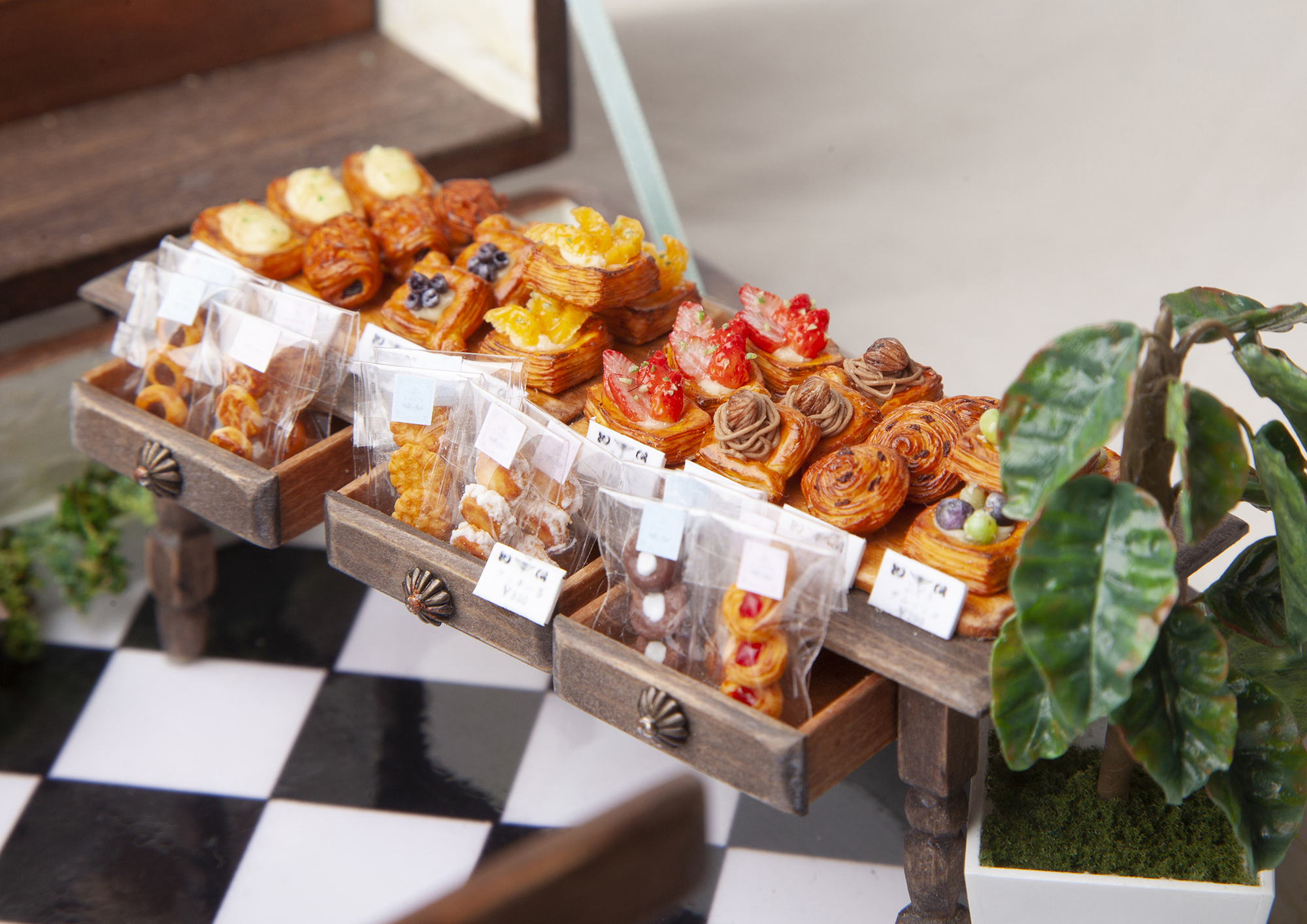 ミヤケ千夏 | 台東区浅草橋のギャラリー「TODAYS GALLERY STUDIO」